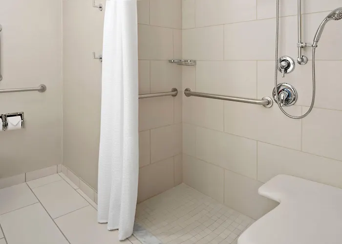 Hotel Springhill By Marriott 3*