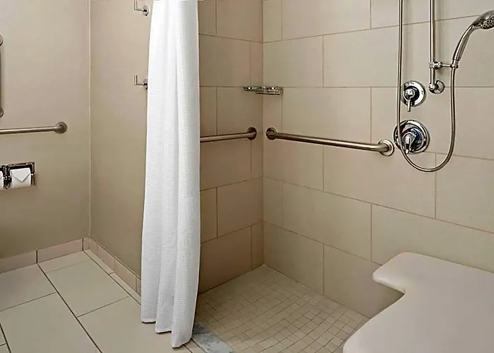 Springhill By Marriott Hotel 3*