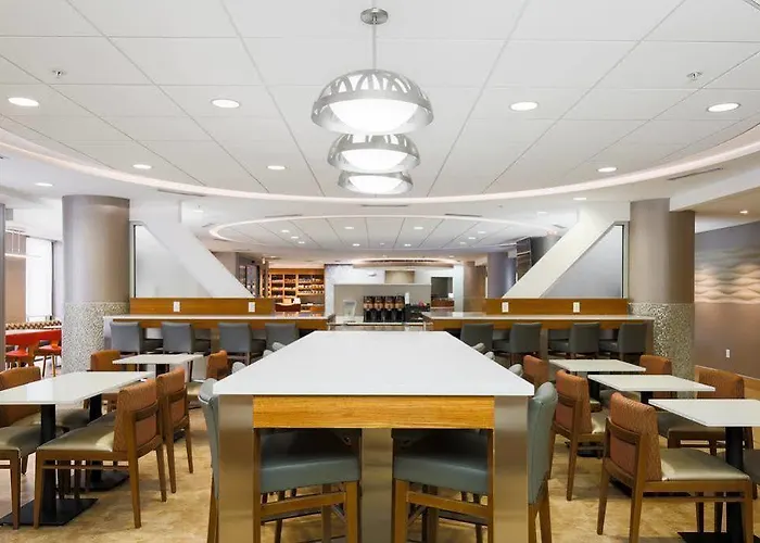 Hotel Springhill By Marriott 3*